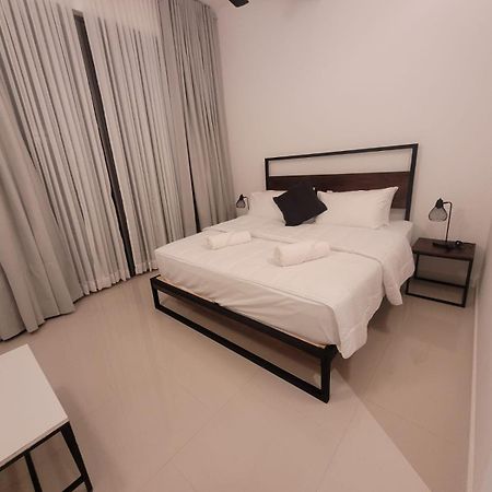 Hasara Oceanfront Apartments Galle Exterior photo