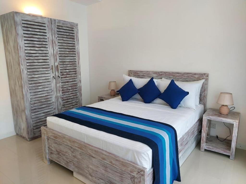 Hasara Oceanfront Apartments Galle Exterior photo
