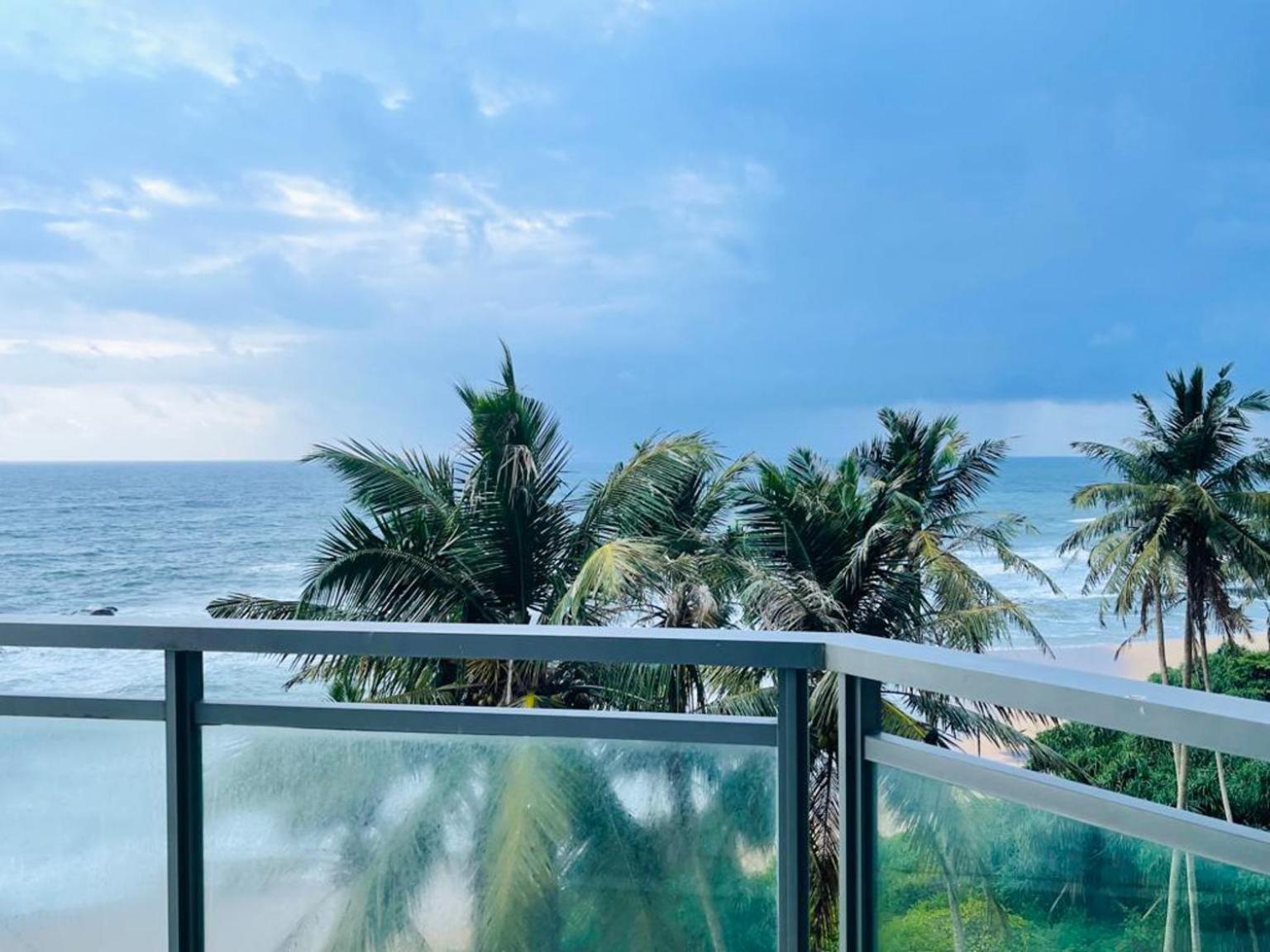 Hasara Oceanfront Apartments Galle Exterior photo