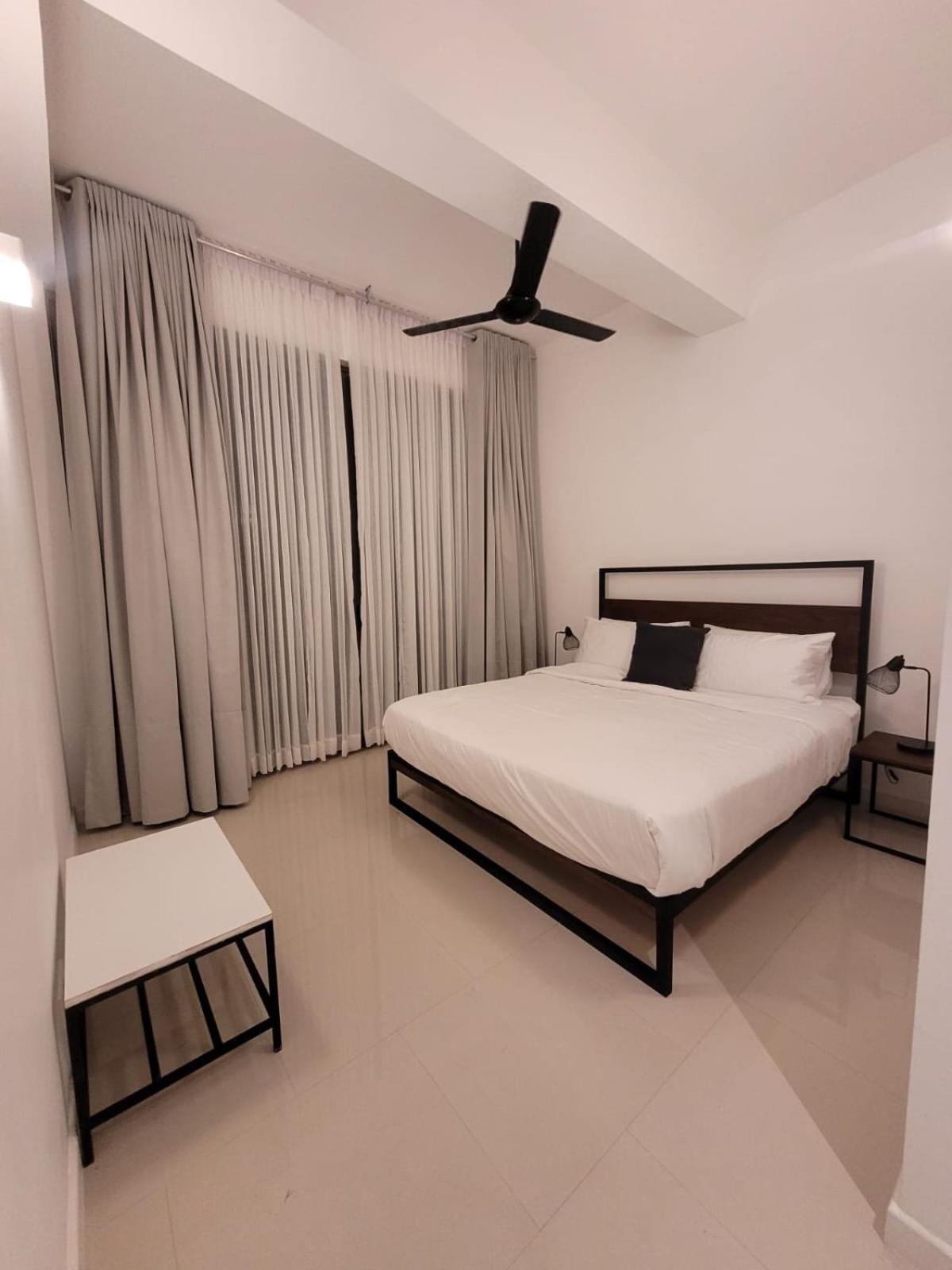 Hasara Oceanfront Apartments Galle Exterior photo