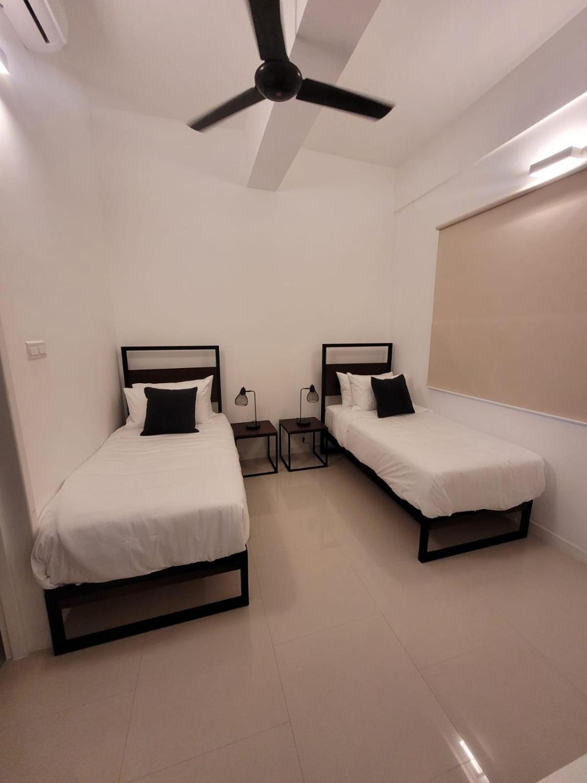 Hasara Oceanfront Apartments Galle Exterior photo
