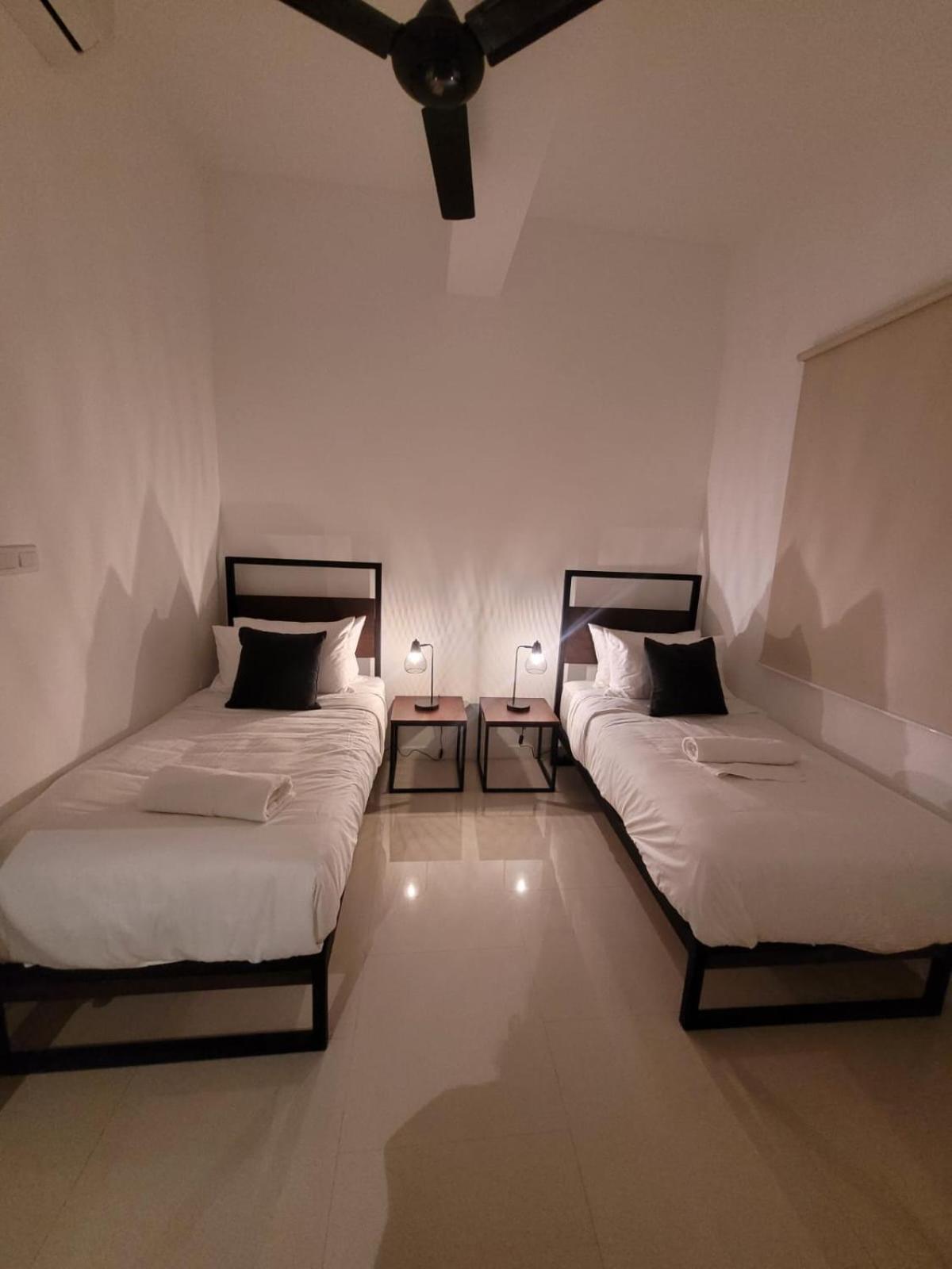 Hasara Oceanfront Apartments Galle Exterior photo