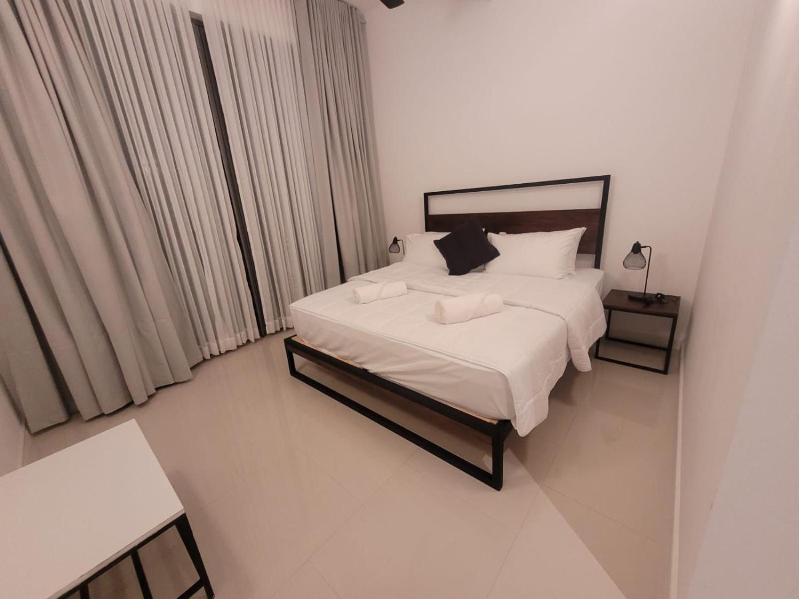 Hasara Oceanfront Apartments Galle Exterior photo
